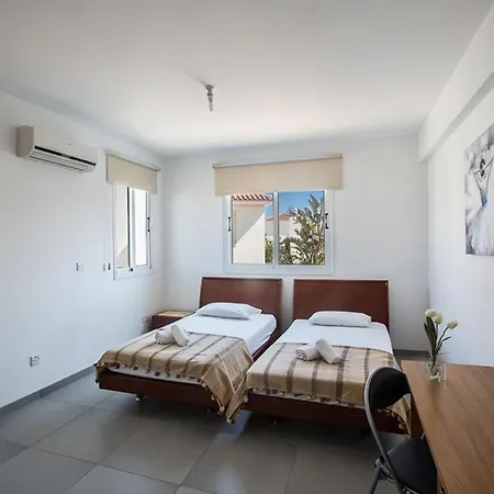 Enjoy A Of A Lifetime Renting Your Own In Paralimni, Paralimni 1214 *
